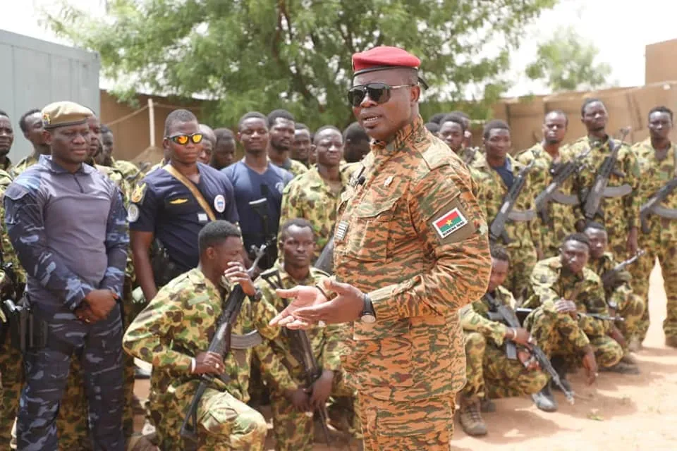 Burkina: tirs au QG de la junte militaire à Ouagadougou, des nouveaux du président Sandaogo Damiba