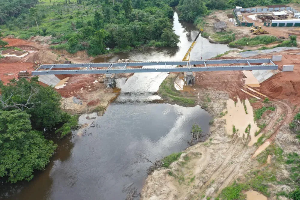 Pont à tablier mixte de Doumbaro : les travaux avancent