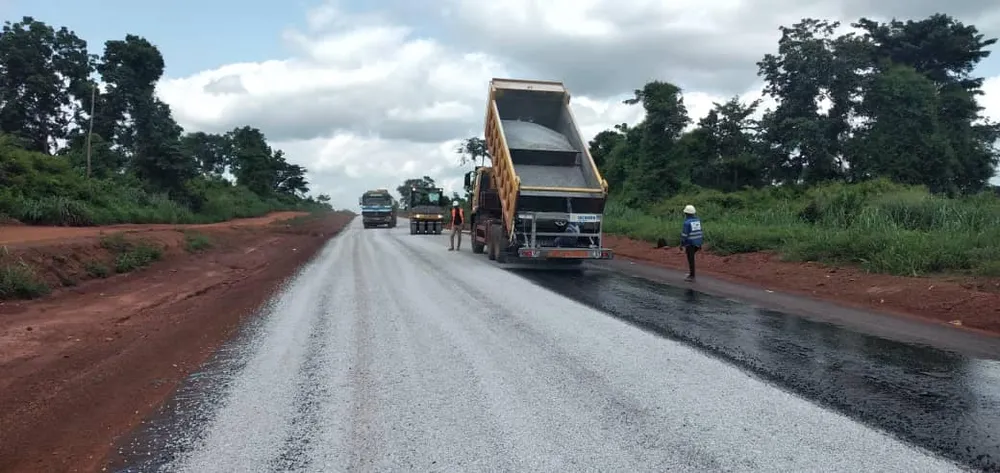 Aménagement et bitumage de l’axe Tiébissou – Sakassou – Béoumi : les travaux annoncent