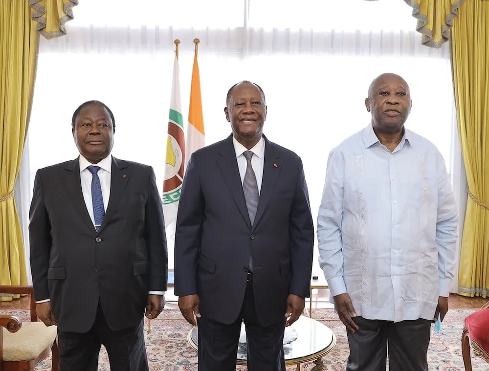 2025 : quand « la Côte d’Ivoire continue de tanguer sur des eaux toujours tumultueuses »