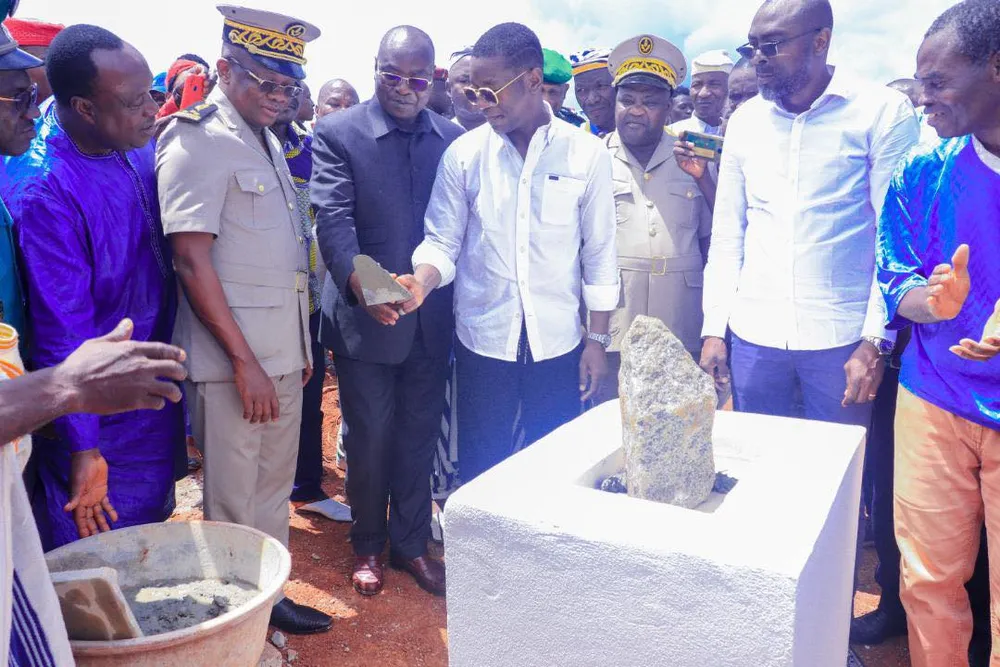 Max Gradel pose la 1ère pierre du centre polyvalent agropastoral et sportif à Duékoué