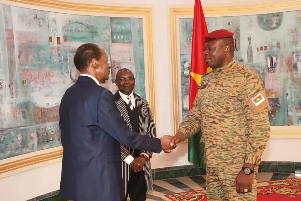 Burkina: une délégation ivoirienne porteuse d’un message de Blaise Compaoré chez Paul-Henri Damiba