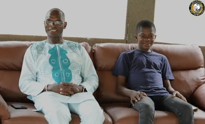 BEPC 2022: le ministre Vagondo Diomandé offre une bourse et un accompagnement financier au jeune orphelin, Patrick Gomé