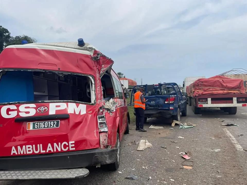 Accident au Corridor de GESCO: en pleine intervention, un véhicule des pompiers percuté par un camion