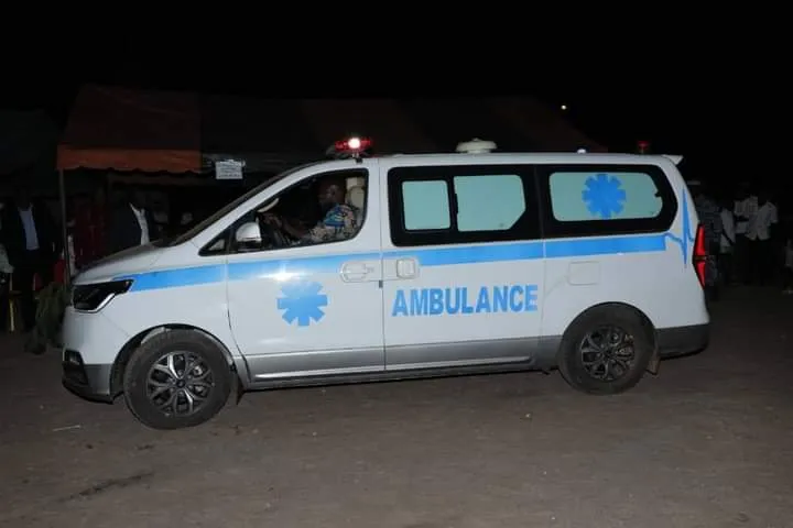 Taabo: le Ministre Dimba dote l’hôpital de Kotiessou d’une ambulance et lance les travaux de construction du Centre de santé et la maternité de Tokohiry