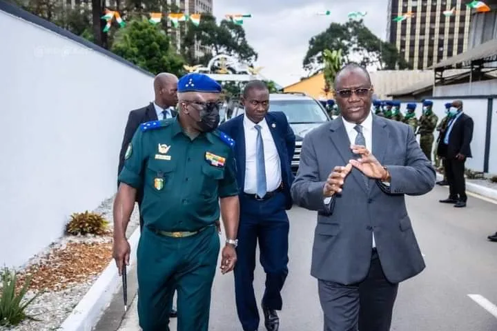 Mali: les autorités maliennes ne savent plus comment libérer les 49 militaires ivoiriens sans perdre la face