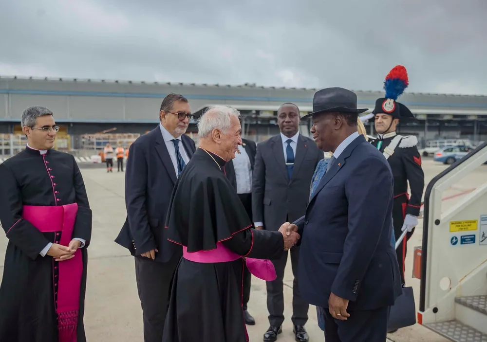 Arrivée du président Ouattara à Rome: ADO superstar au Vatican, des images