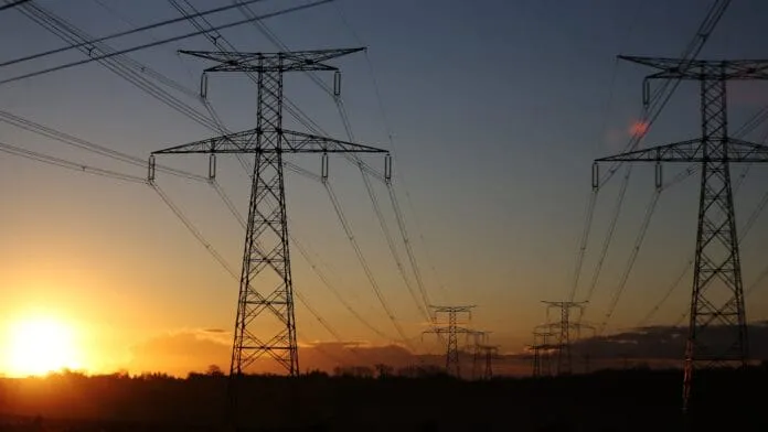 Le Burkina veut faire face aux délestages en 2023: 100 MW importés de la Côte d’Ivoire et de 200 MW du Ghana