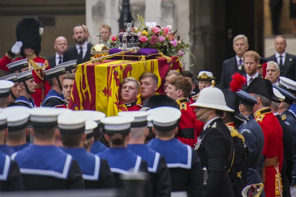 Elizabeth II en route vers sa dernière demeure