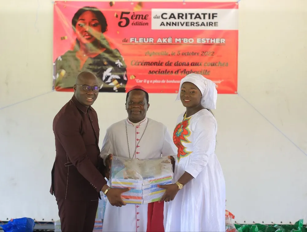 Le PPA-CI remet des kits scolaires aux nouveaux majeurs d’Agboville