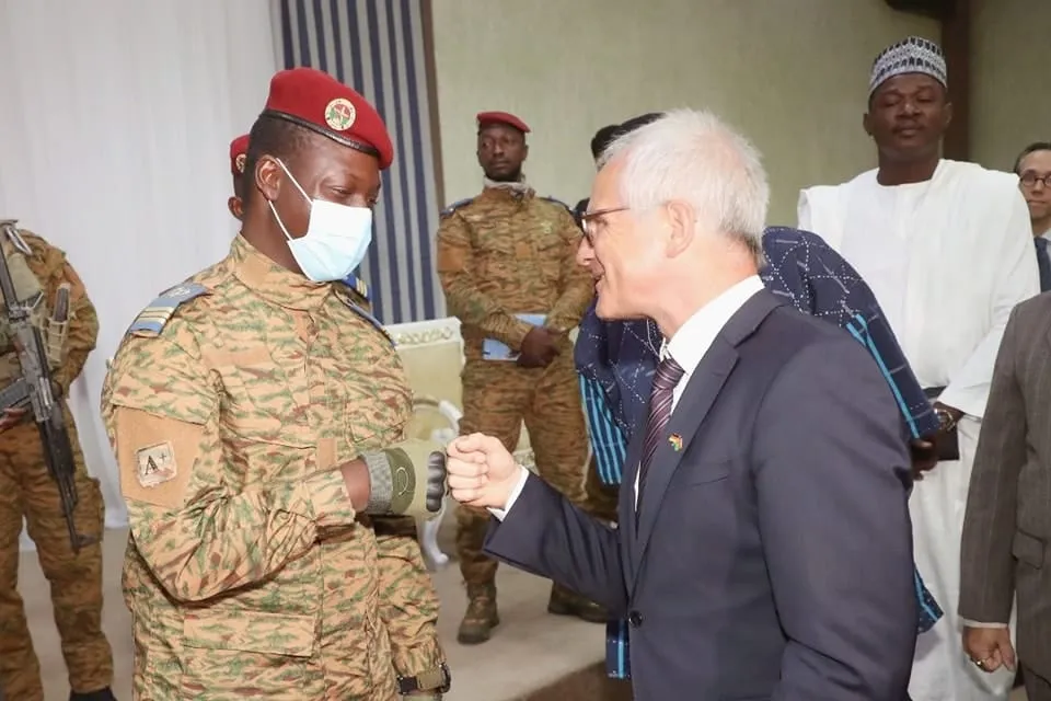 Le Capitaine Ibrahim Traoré au corps diplomatique au Burkina: « le travail a déjà commencé sur le terrain et nous voulons aller vite »