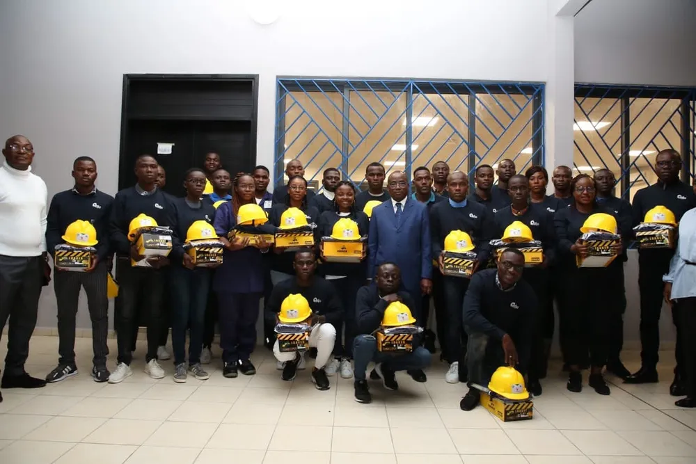Ecole Deuxième Chance (E2C): 35 jeunes ivoiriens Topographes & Machinistes s’envolent pour la France