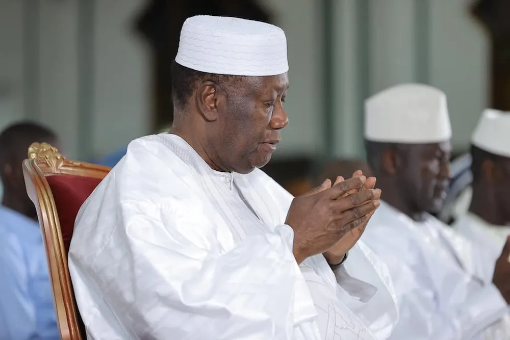 Maouloud 2022 : Alassane Ouattara prie à la Grande Mosquée de la Riviera-Golf, des images
