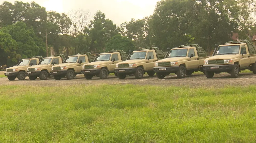 Lutte contre le terrorisme : la France offre une vingtaine de véhicules de type Pick-up militarisé Masstech à l’armée du Bénin