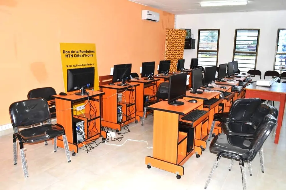 Assinie: MTN Côte d’Ivoire offre une salles multimédia d’une valeur de 20 millions de FCFA