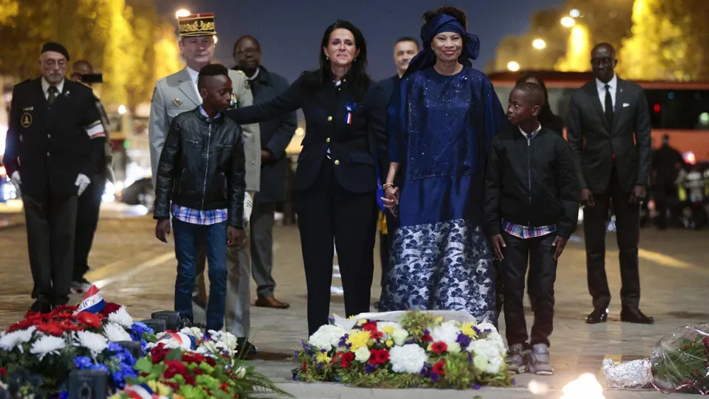 11 novembre, la France rend hommage aux tirailleurs sénégalais à Paris