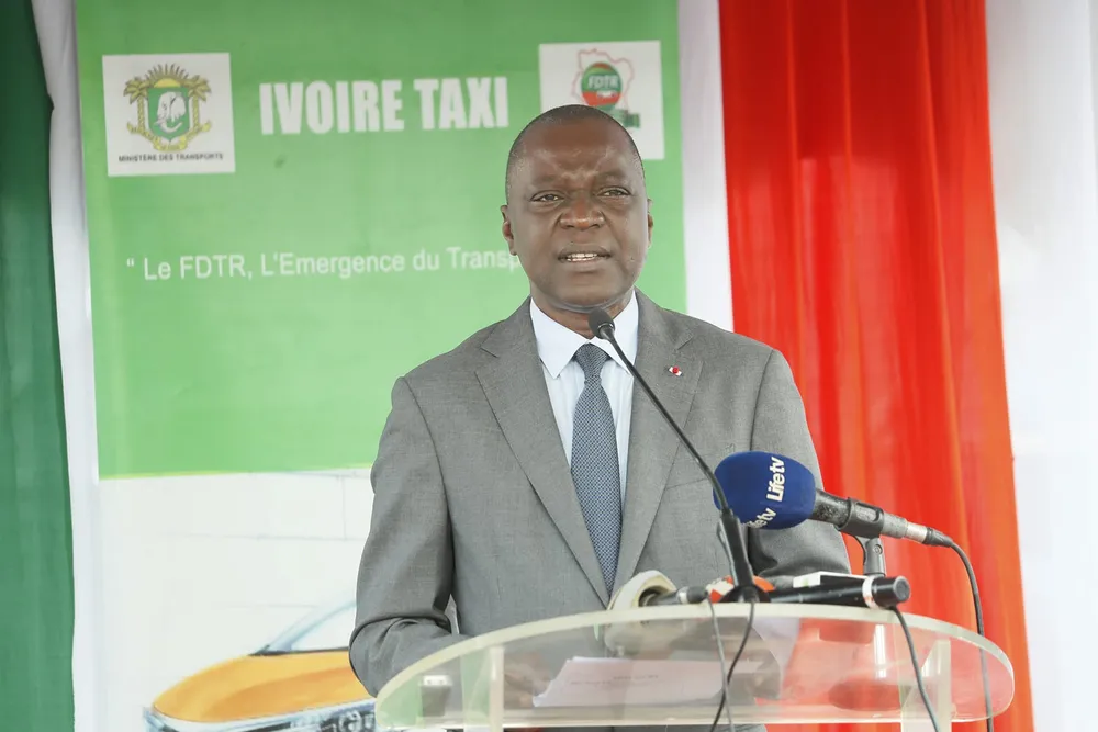 Côte d’Ivoire : le ministre des Transports annonce la mise en circulation de nouveaux « wôrô-wôrô » et « gbaka »