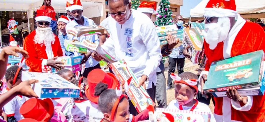 6e édition caravane Noël dans la Bagoué: le ministre Bruno Koné en père Noël