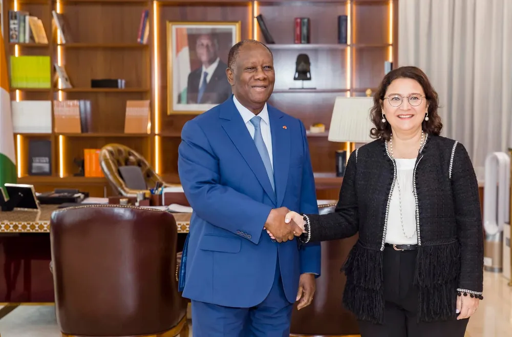 Yonca Günduz Özçeri, l’Ambassadeur de Turquie en Côte d’Ivoire fait ses adieux au président Ouattara