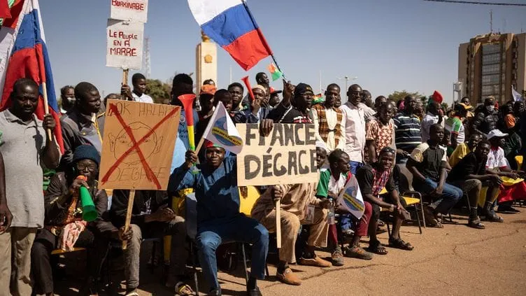 Départ des soldats français du Burkina : vers la fin des relations diplomatiques entre Ouaga et Paris ?