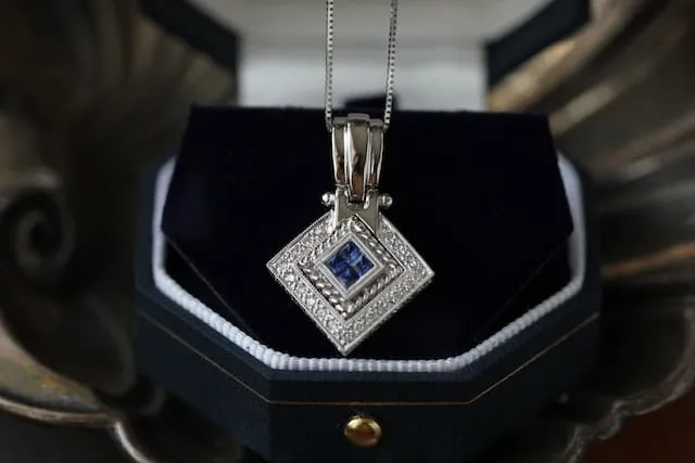Nettoyer des bijoux en argent