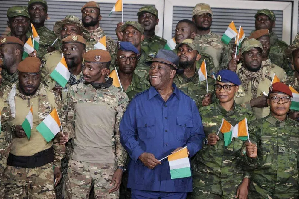 Ouattara aux 46 soldats ivoiriens après leur retour à Abidjan: « vous n’avez absolument rien à vous reprocher. Vous étiez allés en mission »