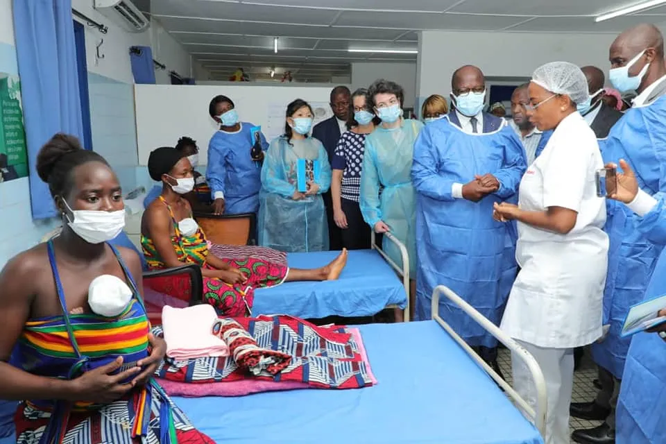 CHU de Treichville: le ministre Pierre Dimba s’imprègne de la méthode mère kangourou