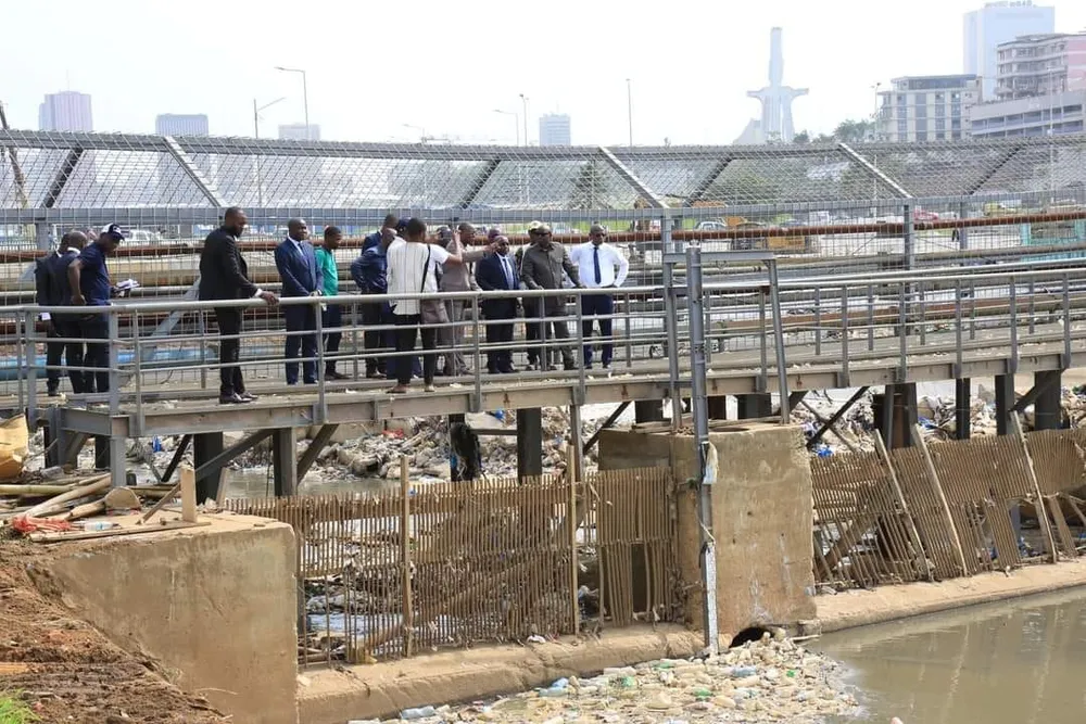 Saison des pluies 2023: le gouvernement évalue le bon fonctionnement du canal au Carrefour de l’Indenié avant les pluies sur Abidjan