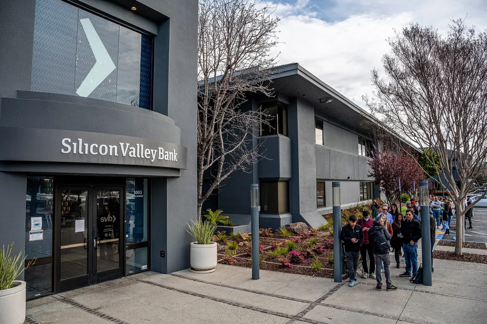 En faillite, la banque SVB rachetée par First Citizens