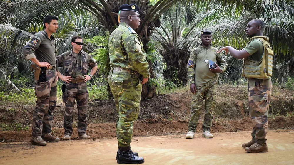 Combat blindé: le 1er Bataillon blindé de l’armée de Côte d’Ivoire s’entraîne aux côtés du 43e BIMa, des images