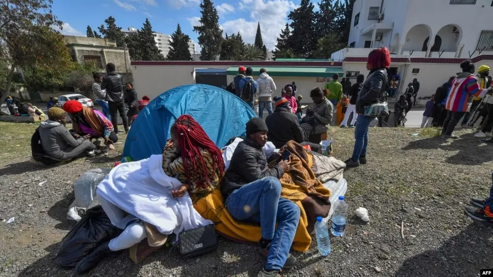 Sfax: des migrants africains de nouveau chassés de Tunisie après la mort d’un Tunisien