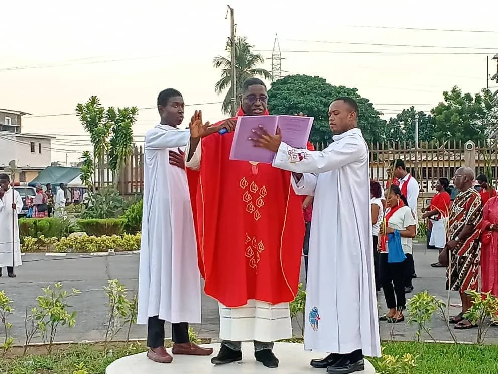 Dimanche des Rameaux 2023 à la paroisse Sainte Anne de Port-Bouët ce 2 avril: des images