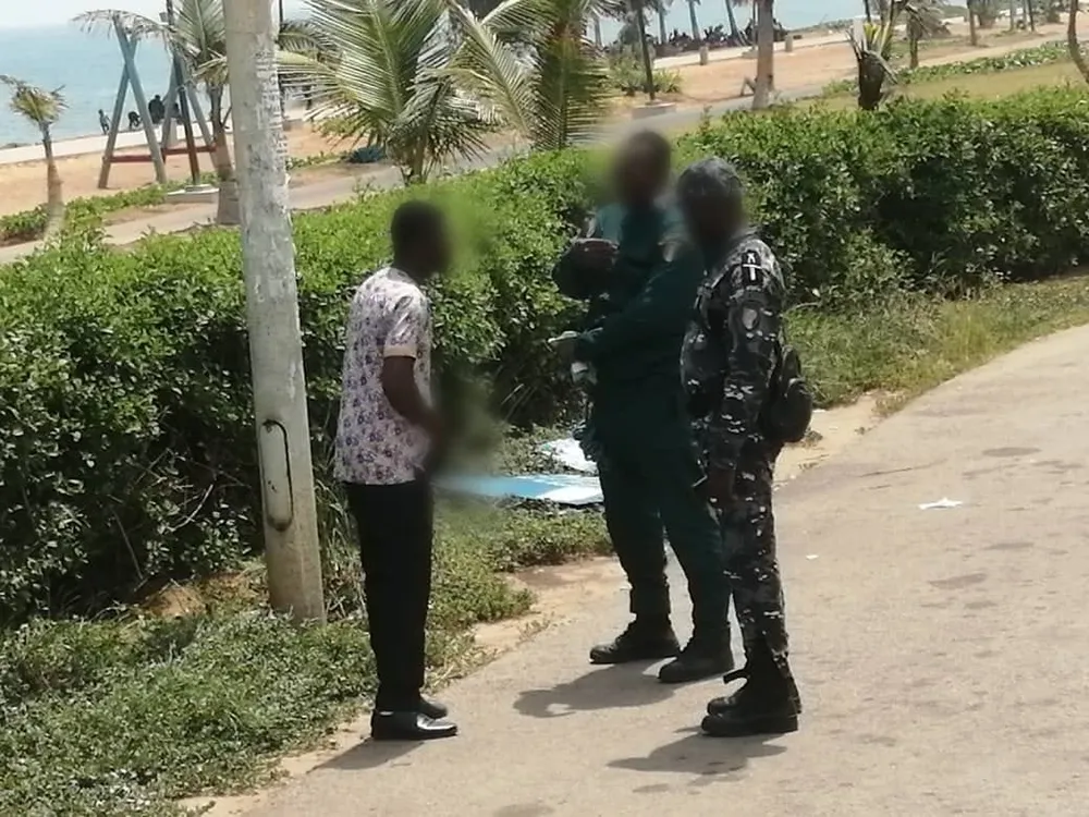 Côte d’Ivoire: une amende de 10.000 à 100.000 FCFA pour quiconque urine sur la voie publique ou dans les caniveaux
