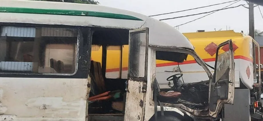 Accident à Yopougon : collision entre camion citerne et un gbaka, 2 victimes