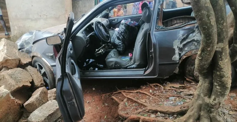 Accident de la route à Biankouma: un automobiliste  perd le contrôle de son véhicule et finit dans une clôture, 1 mort