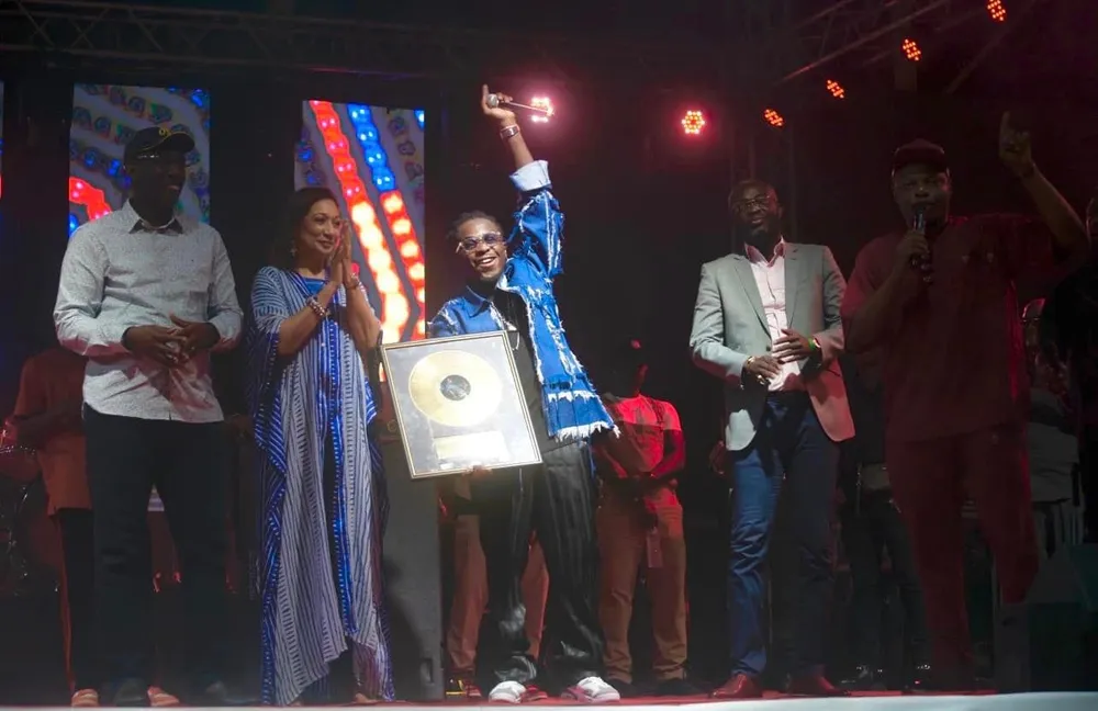 Didi B disque d’or pour son album « Mojotrone 2 History »
