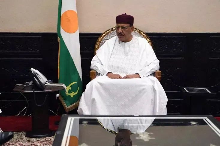 Affaire démission de Mohamed Bazoum : un journaliste nigérien rétablit la vérité
