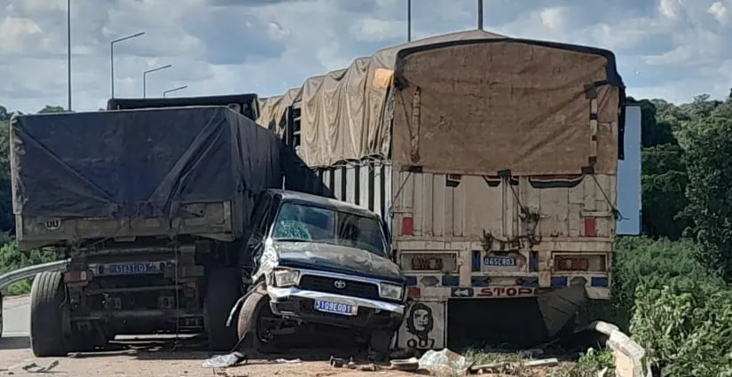 Grave accident de la circulation à Niakara: une voiture prise en tenaille entre deux camions
