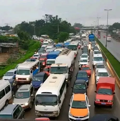 Un grave accident provoque un embouteillage sur l’autoroute du Nord ce lundi