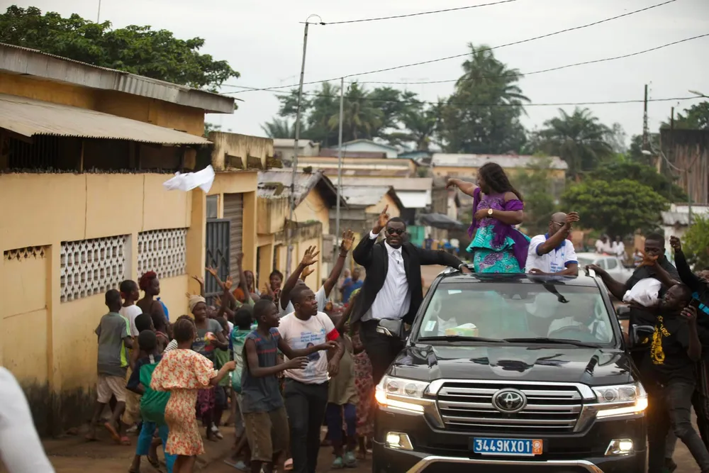 Revue de presse ivoirienne du 30 août 2023: campagne municipales et régionales, les partis se rendent coup pour coup