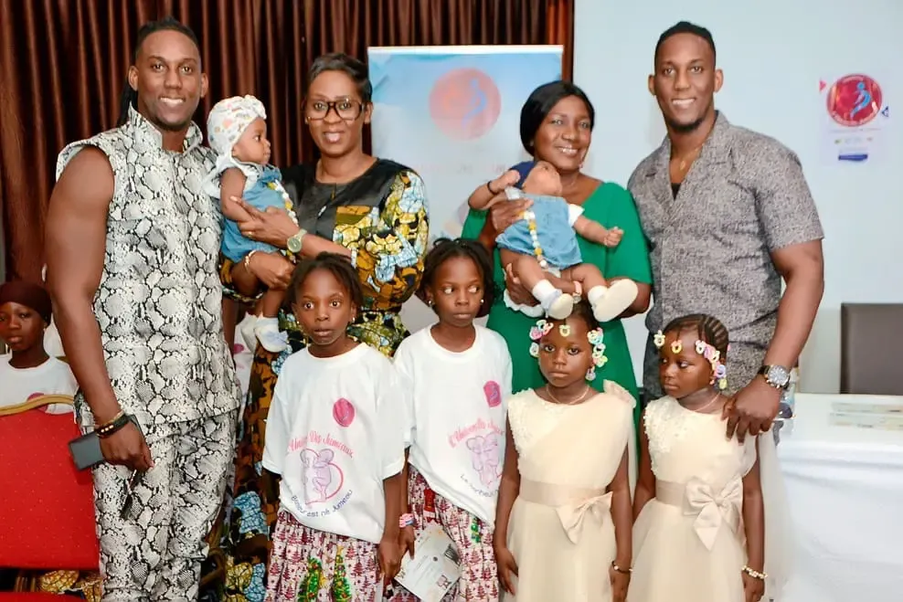 « Univers des Jumeaux »: une plateforme en ligne dédiée aux jumeaux lancée à Abidjan
