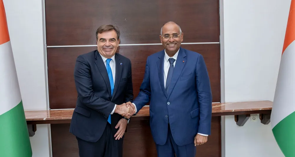 Rencontre entre Patrick Achi et Margaritis Schinas : la coopération entre la Côte d’Ivoire et l’UE renforcée