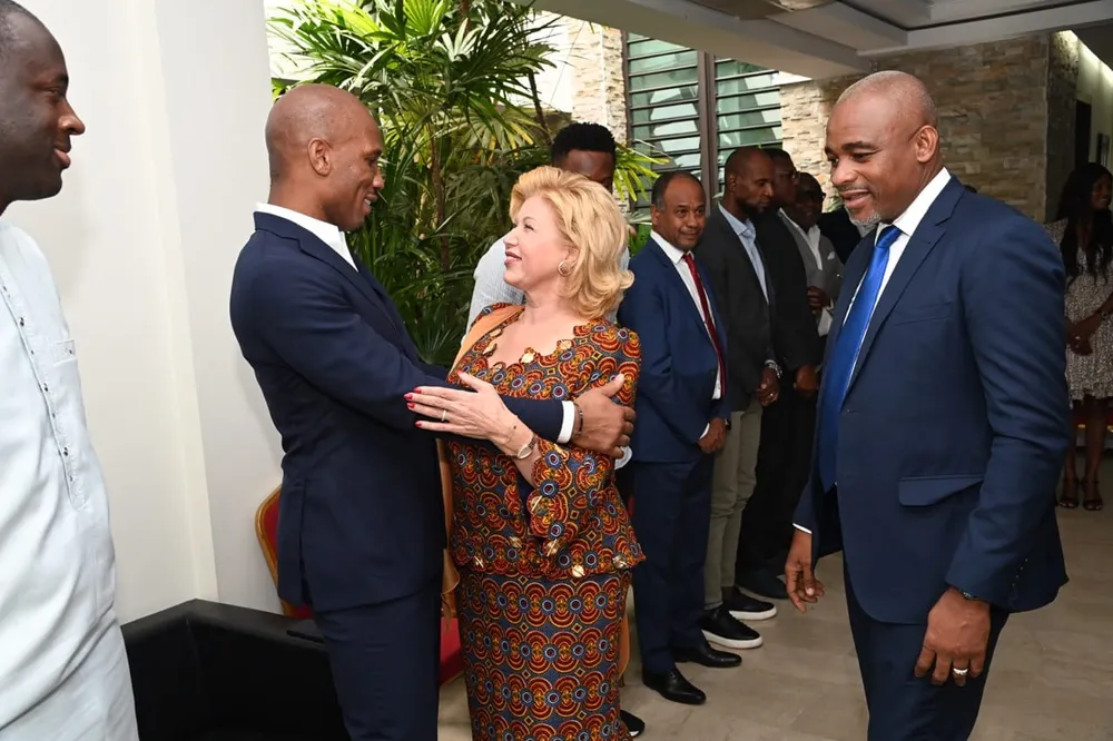 CAN 2023: Dominique Ouattara reçoit Drogba, Yaya Touré, Kalou… les internationales du football et Akon, des images