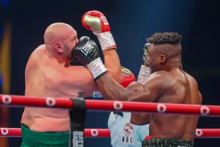 Victoire de Fury, une décision controversée : LeBron James, Doumbé, Lineker… ils remettent la défaite de Ngannou en question