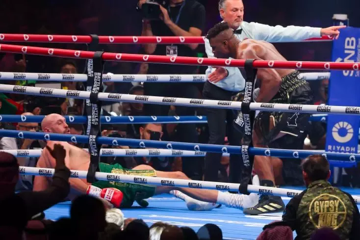 Victoire de Fury: Alain Foka réagit, « quelle honte, Ngannou était le patron sur le ring »