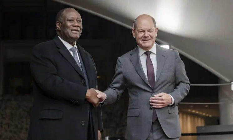 Alassane Ouattara et Olaf Scholz signent un nouveau partenariat de 550 millions d’euros