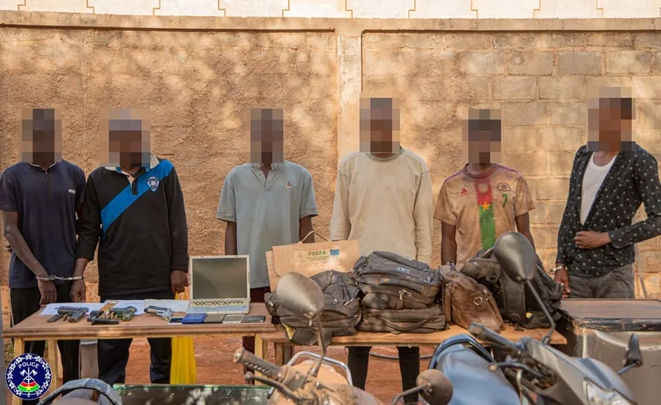 Vols à main armée et cambriolages : la police frappe fort, deux réseaux de malfrats démantelés à Ouagadougou