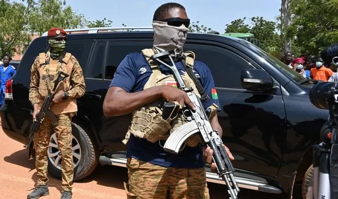 Quatre Français détenus au Burkina Faso : espionnage ou mission officielle ?