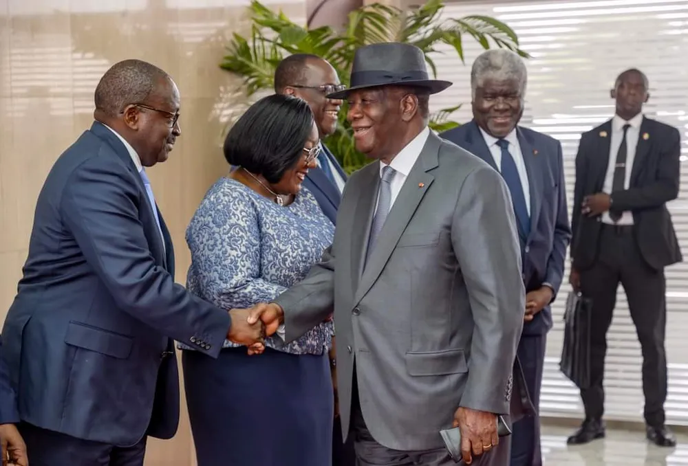Ouattara a quitté Abidjan ce mardi pour un séjour en France : dans les coulisses