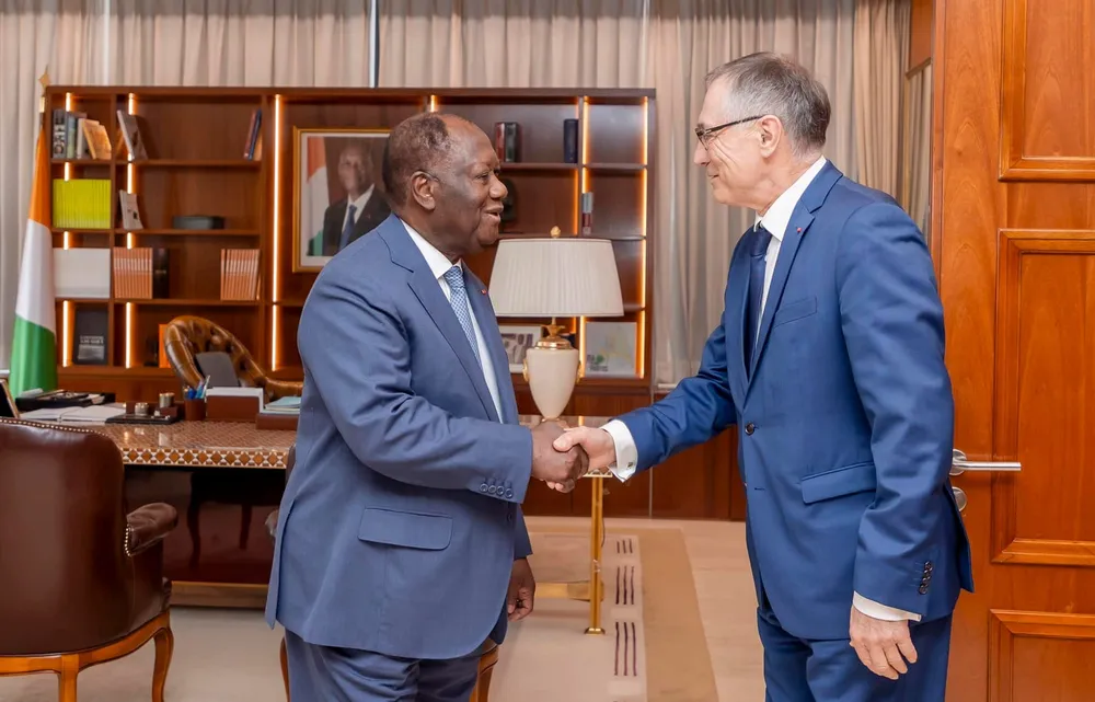 Jean-Marie Bockel chez Ouattara : vers une présence militaire plus discrète en Côte d’Ivoire ?